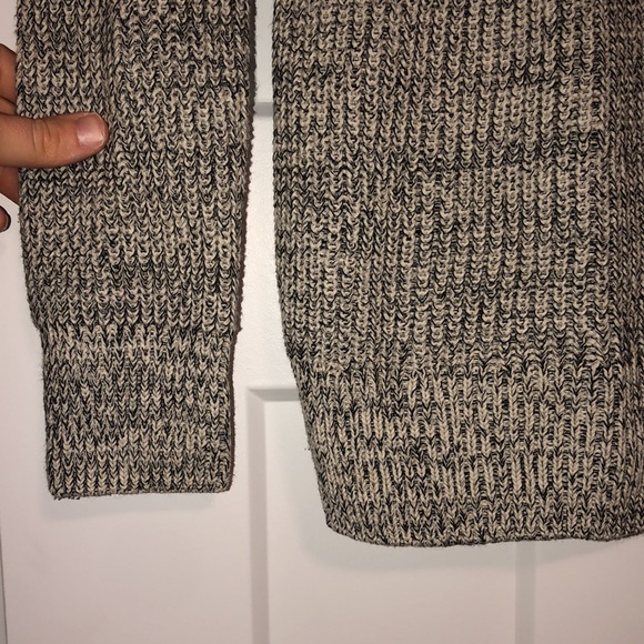 Forever 21 Sweater - Picture 6 of 6